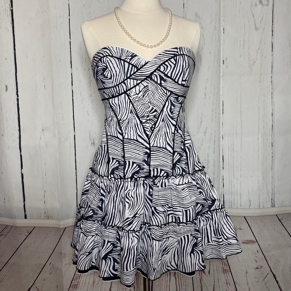 Bebe double sided dress - Picture 13 of 16